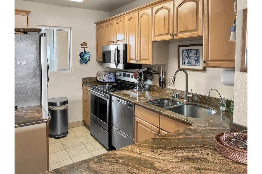 Menehune Shores, #210 Condo Kīhei 0*,