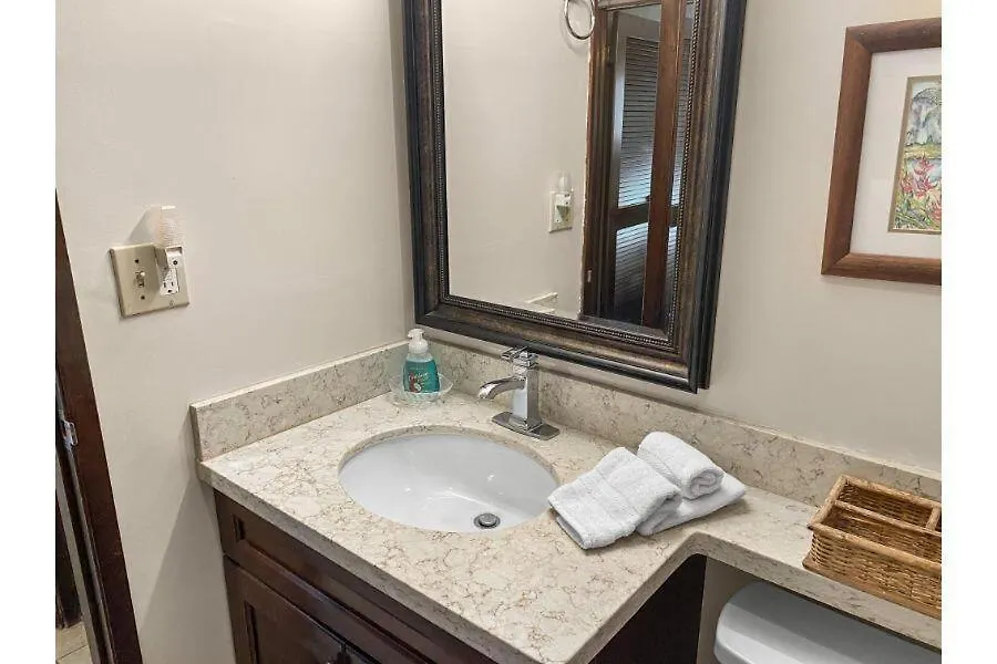 Menehune Shores, #210 Condo Kīhei USA