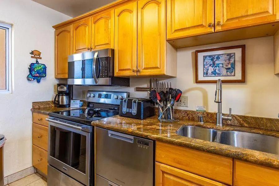 Menehune Shores, #210 Condo Kīhei 0*,