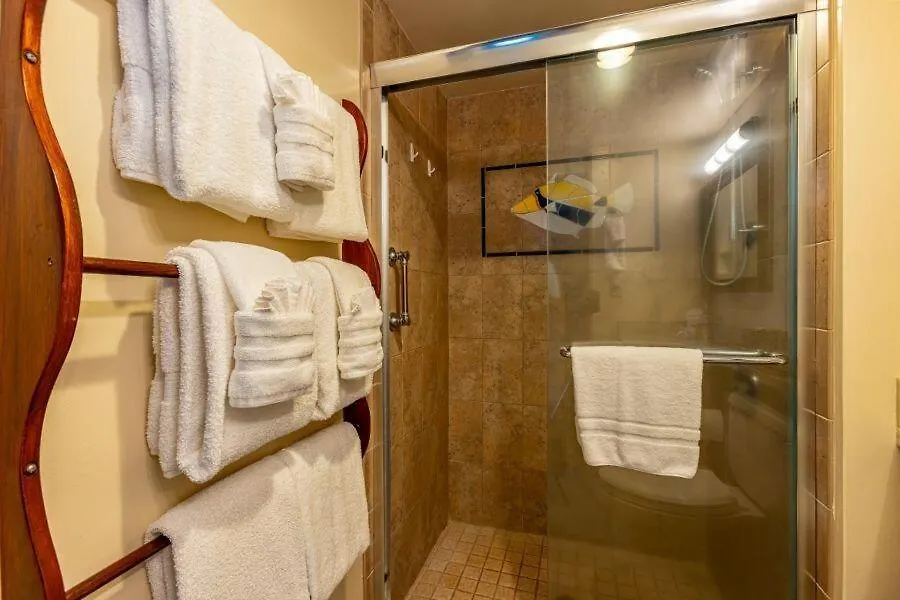 Menehune Shores, #210 Condo Kīhei Apartment